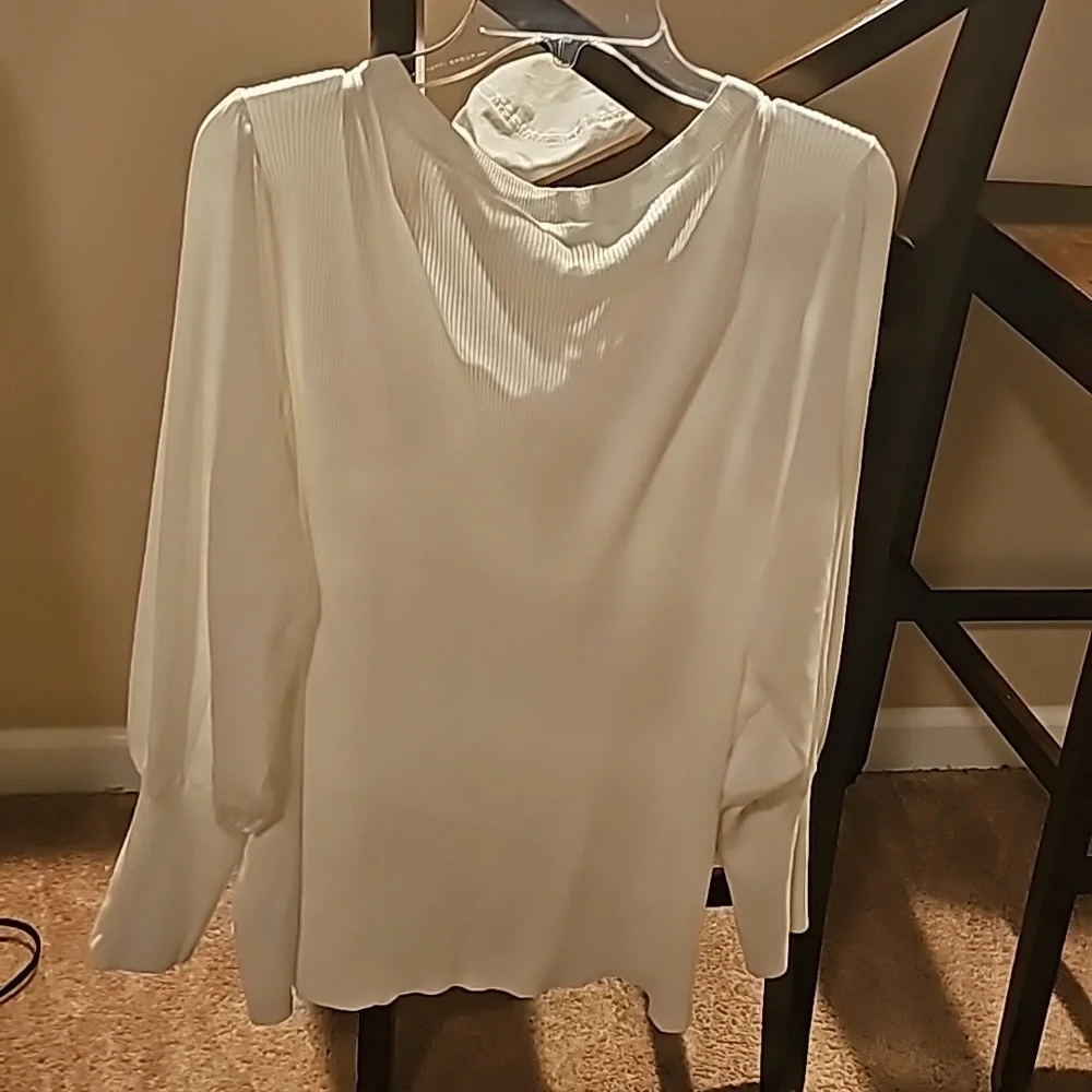 Sweater - Picture 4 of 4